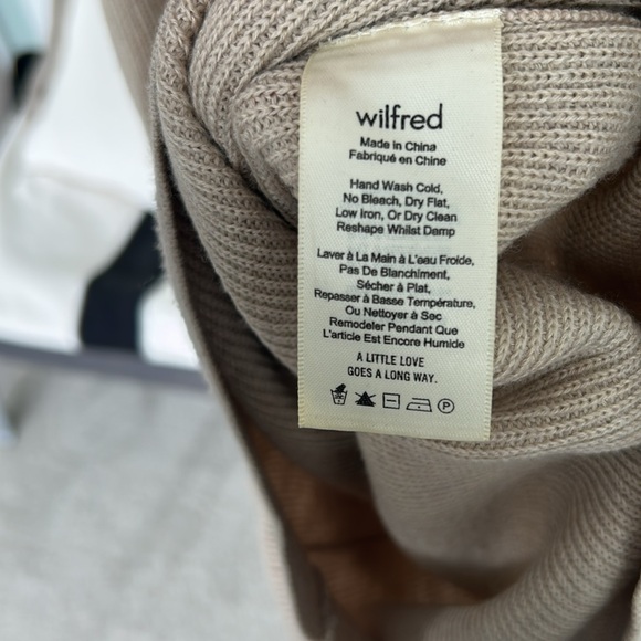 Wilfred 100% Merino Wool Sweater - Picture 4 of 5